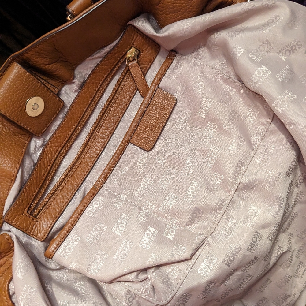 Michael Kors Tan Leather Gansevoort Tote Bag - Picture 11 of 13